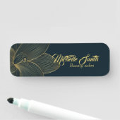 Golden Details Östhetiker Elegantes Script Busines Namensschild (Beispiel)