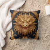 Golden Dragon Portrait on Deep Blue Kissen (Decke)