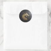 Golden Dragon Silhouette auf schwarzem Leder Runder Aufkleber (Tasche)