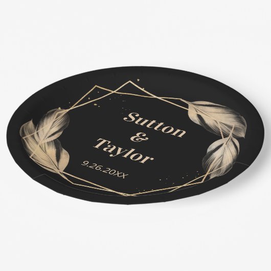 Golden Feathers on Black Probe Dinner Pappteller (Schrägansicht)