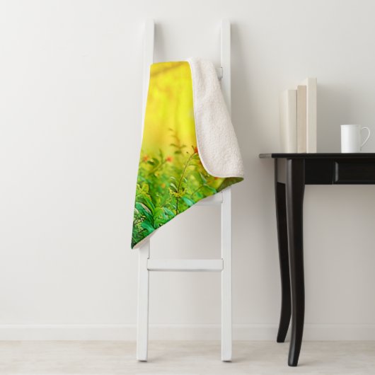 Golden Forest Stream Peaceful Art Sherpadecke (Beispiel)