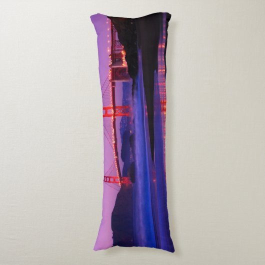 Golden gate bridge auf Bäcker-Strand am Seitenschläferkissen (Vorderseite Vertikal)