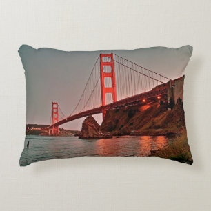 Golden gate bridge bei Sun unten Zierkissen