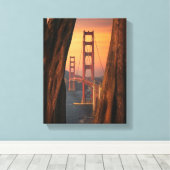 Golden Gate Bridge Foto zwischen zwei Bäumen Leinwanddruck (Insitu (Holzboden))