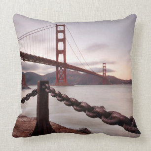 Golden gate bridge gegen Berge Kissen