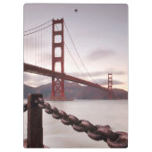Golden gate bridge gegen Berge Klemmbrett (Rückseite)