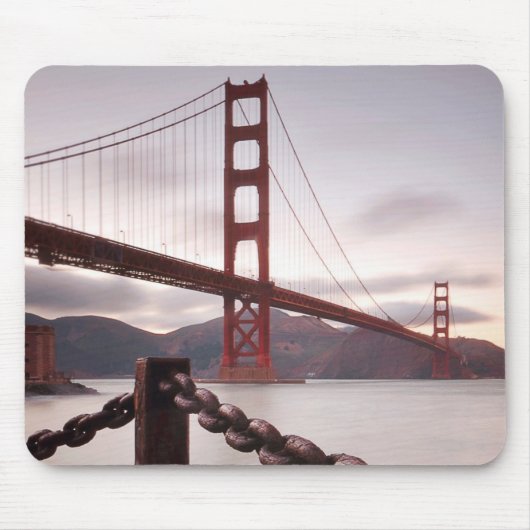 Golden gate bridge gegen Berge Mousepad (Vorne)