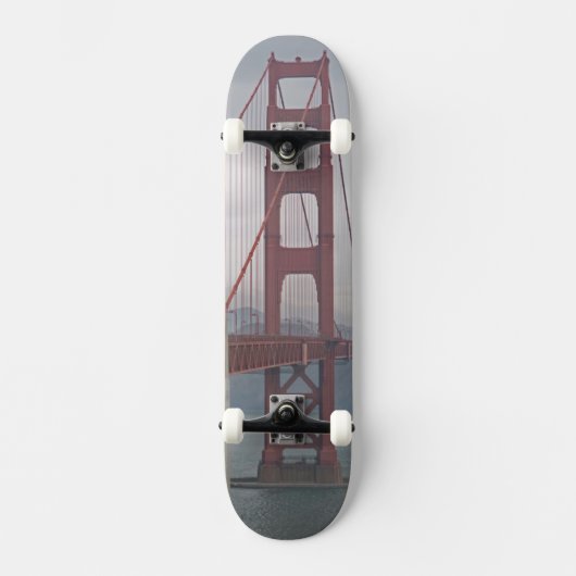 Golden gate bridge im Nebel Skateboard (Vorderseite)