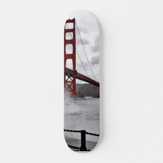 Golden gate bridge in San Francisco gesehen vom Skateboard (Vorne)