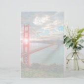 Golden Gate Bridge mit Sonnenschein durch. Briefpapier (Stehend Vorderseite)