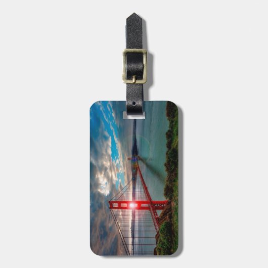 Golden Gate Bridge mit Sonnenschein durch. Gepäckanhänger (Vorderseite vertikal)
