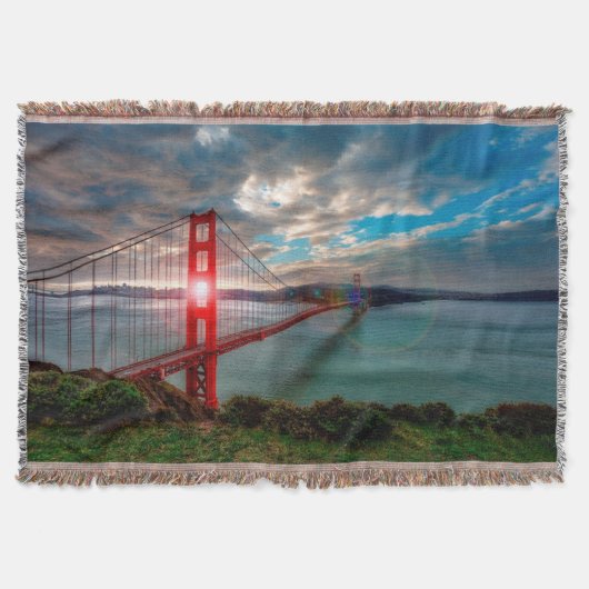 Golden gate bridge mit Sun, der durch scheint Decke (Vorderseite)