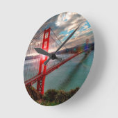 Golden gate bridge mit Sun, der durch scheint Runde Wanduhr (Winkel)