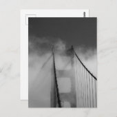 Golden Gate Bridge Tower im Nebel verkleidet Postkarte (Vorne/Hinten)