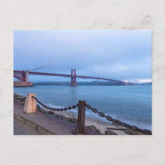 Golden Gate Bridge Under Fog Postkarte