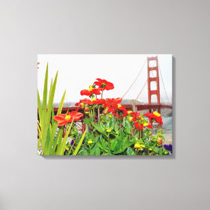 Golden Gate Brücke hinter Blumen Leinwanddruck
