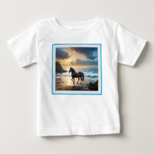Golden Grace: Ein Palomino Pferd am Sonnenuntergan Baby T-shirt