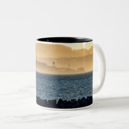 Golden Haze Over Alcatraz in San Francisco Art Zweifarbige Tasse