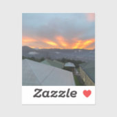 Golden Horizon - Regen über schleichende Berge Aufkleber (Blatt)