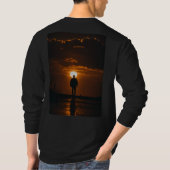 "Golden Horizon: Sunset Vibes T-Shirt" T-Shirt (Rückseite)