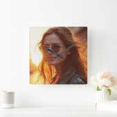 Golden Hour Elegante Quadratische Wanduhr (Zuhause)