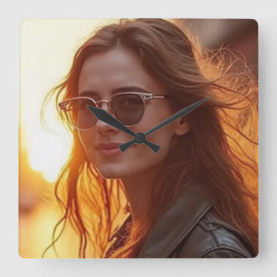 Golden Hour Elegante Quadratische Wanduhr