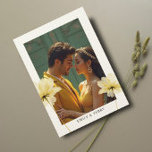 Golden Hour Grace Overlay Foto & Monogram Wedding Einladung