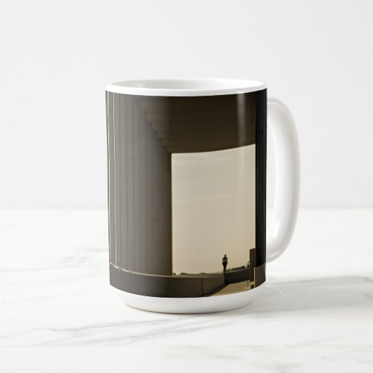 Golden Hour Shadow Lines Kaffeetasse (VorderseiteRechts)