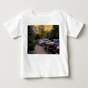 Golden Hour Urban Scene Tee – Anpassbar