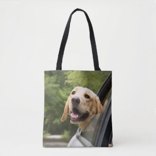 Golden Labrador in Rearview Mirror Tasche