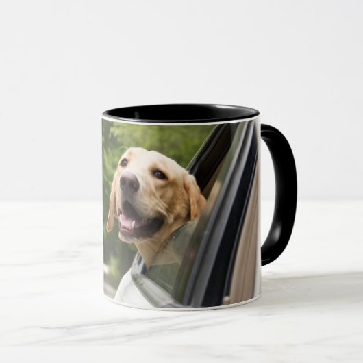 Golden Labrador in Rearview Mirror Tasse (VorderseiteRechts)