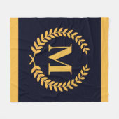 Golden Laurel Wreath Monogram Fleecedecke (Vorderseite (Horizontal))