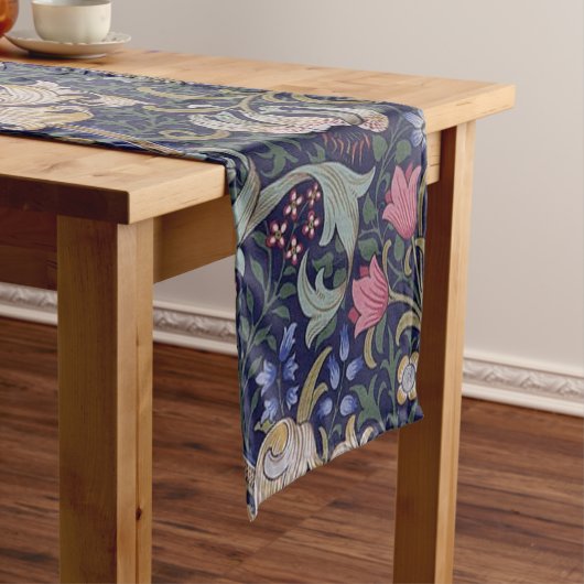 Golden Lily, William Morris Kurzer Tischläufer (Beispiel)