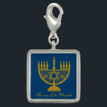 Golden Menorah Charm<br><div class="desc">Der silberne Zauber mit quadratischem Grundriss und dem Bild einer goldenen Menorah und dem optionalen Text auf königlichem Blau. Sehen Sie dazu die passende Vierkanttaste, den großen quadratischen Schlüsselanhänger, die quadratische Halskette und die Armbanduhr. Sehen Sie sich die gesamte Hanukkah Charm Kollektion unter der Kategorie ACCESSORIES im Bereich HOLIDAYS an....</div>