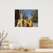 Golden Naga und White Dog ~ Chiang Mai, Thailand Poster (Küche)