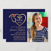 Golden Navy Moderne Nursing School Graduation Part Einladung (Vorne/Hinten)