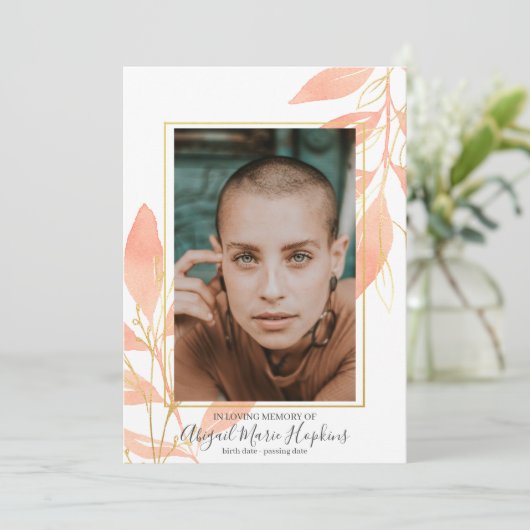 Golden Peach floral in Love Memory Beerdigung Dankeskarte (Stehend Vorderseite)