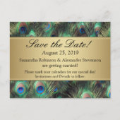 Golden Peacock Feather Hintergrund Save the Date Ankündigungspostkarte (Vorderseite)