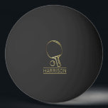 Golden Ping Pong Emblem Personalisiert Tischtennisball<br><div class="desc">Dieses personalisierte Design ist in Schwarz gehalten und mit einem goldenen Tischtennisemblem versehen. Ihr Name wird auf beiden Seiten in modernem elegantem Schriftart vorgestellt. Fügen Sie Ihren Namen hinzu, indem Sie den Link "Diese Vorlage personalisieren" befolgen. Sie können den Stil, die Größe und/oder die Farbe des Schriftartes ändern, indem Sie...</div>