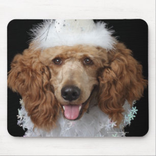 Golden Poodle Hund mit weißem Clownkostüm Mousepad