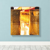 Golden Prayer Wheels Leinwanddruck (Insitu (Holzboden))