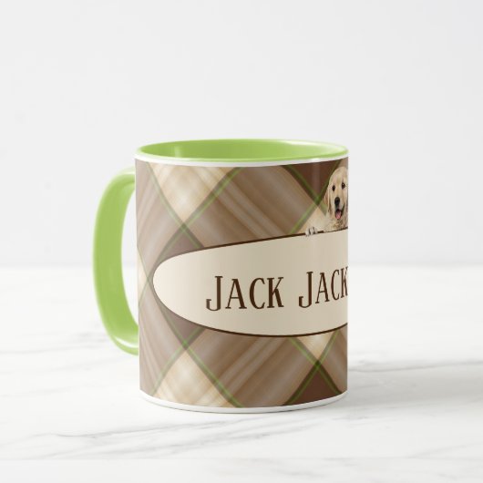 Golden Retriever auf braunem kariertem Muster mit Tasse (Vorderseite Links)