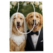 Golden Retriever Bride and Groom Portrait Mittlere Geschenktüte (Vorderseite)