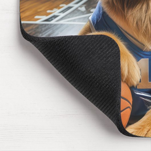 Golden Retriever Bsketball Player Mousepad (Ecke)