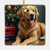 Golden Retriever by the Toy Train Christmas Keramikornament (Vorderseite)