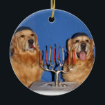 Golden retriever Chanukka Menorah Keramik Ornament<br><div class="desc">Diese Verzierung kennzeichnet goldene Retriever in den Yarmulkes,  die ein menorah beleuchten. Dieses würde ein perfektes Chanukkageschenk oder -dekoration machen.</div>