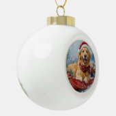 Golden Retriever Dog in Sledge Snow Weihnachten Keramik Kugel-Ornament (Links)