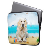 Golden Retriever Dog on Beach Laptopschutzhülle (Vorderseite Links)