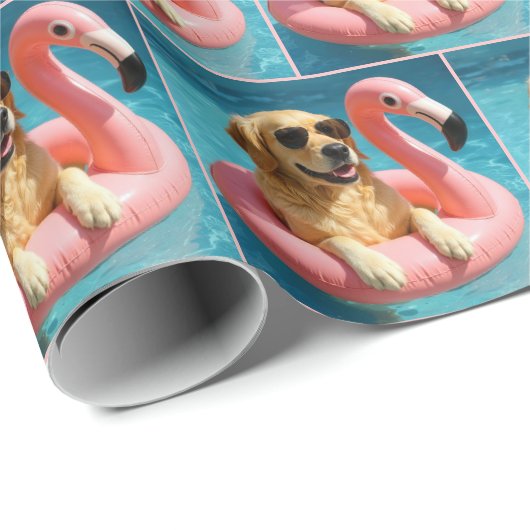 Golden Retriever Floating On a Flamingo Pool Toy Geschenkpapier (Rolleneckpunkt)