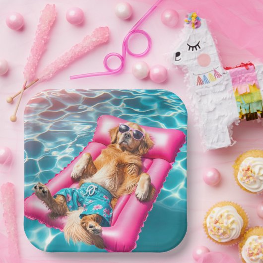 Golden Retriever Floating on Pool Matratze Pappteller (Party)
